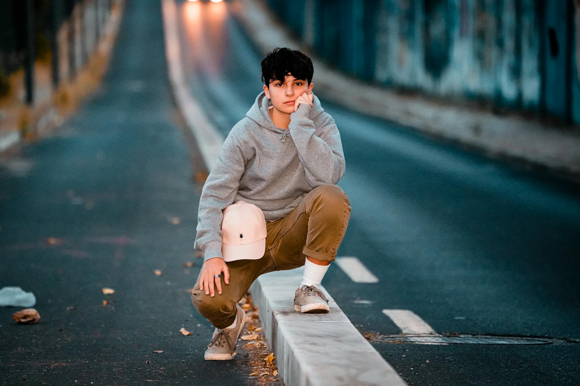 Coupe casquette ado : une révolution dans la mode jeunesse et le streetwear — coiffure casquette ado style urbain