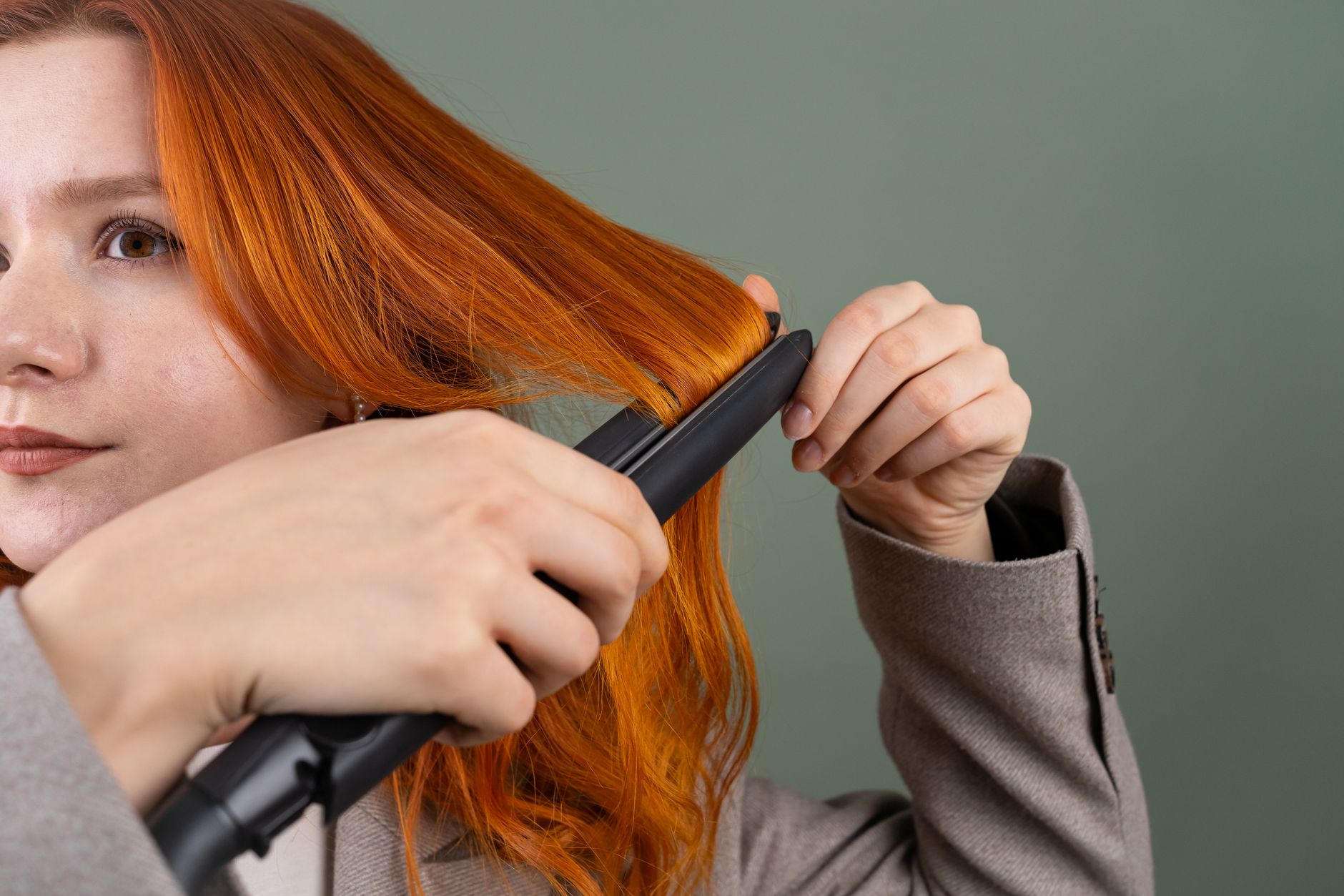 Cheveux épais quel lisseur choisir — lisseur cheveux épais en action