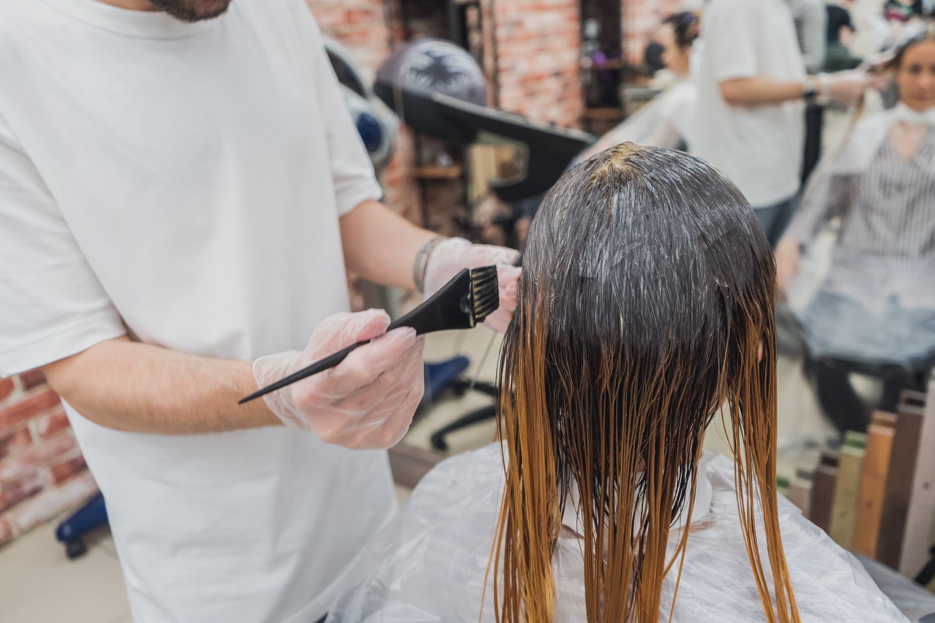 Combien coûte un lissage à — traitement à la kératine salon de coiffure