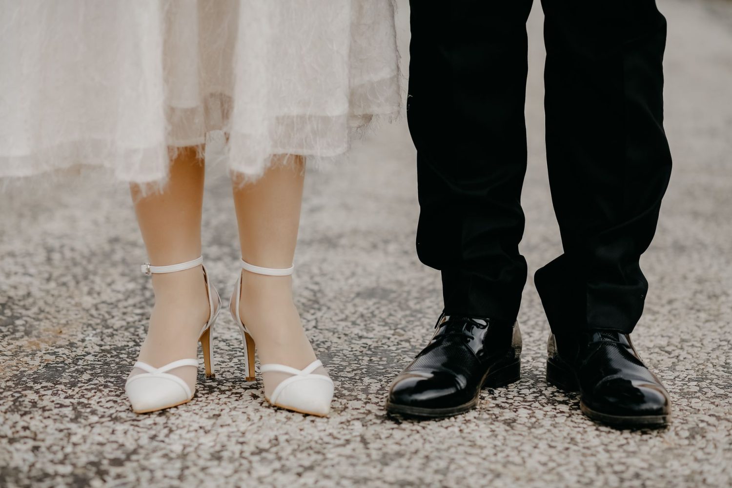 Quelle chaussure choisir avec une combinaison pour un mariage ?
