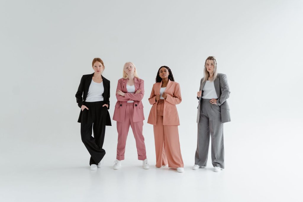 Quelle chaussure porter avec un — tailleur pantalon femme avec chaussures